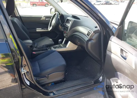 2010 Subaru Forester 2.5X Premium z USA, uszkodzony, nr VIN JF2SH6CC9AH759874